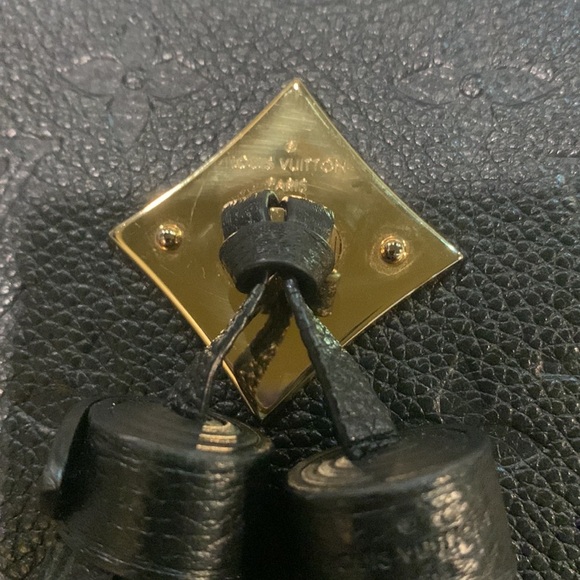 EUC Louis Vuitton black Saintonge Bag - Picture 6 of 8